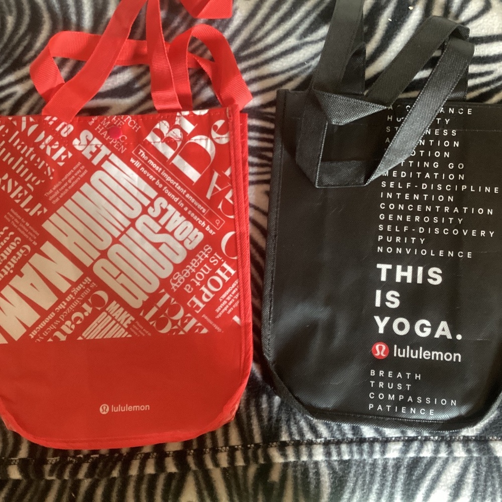 Bundle of 2 SMALL Lululemon Bags - Picture 1 of 3